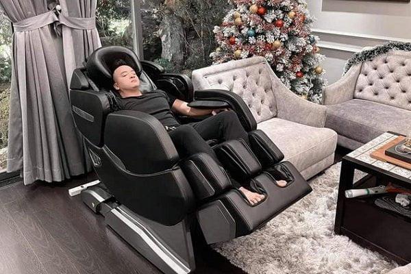 Massage Chair Buyers Guide Tips And Features To Consider In 2023 Man